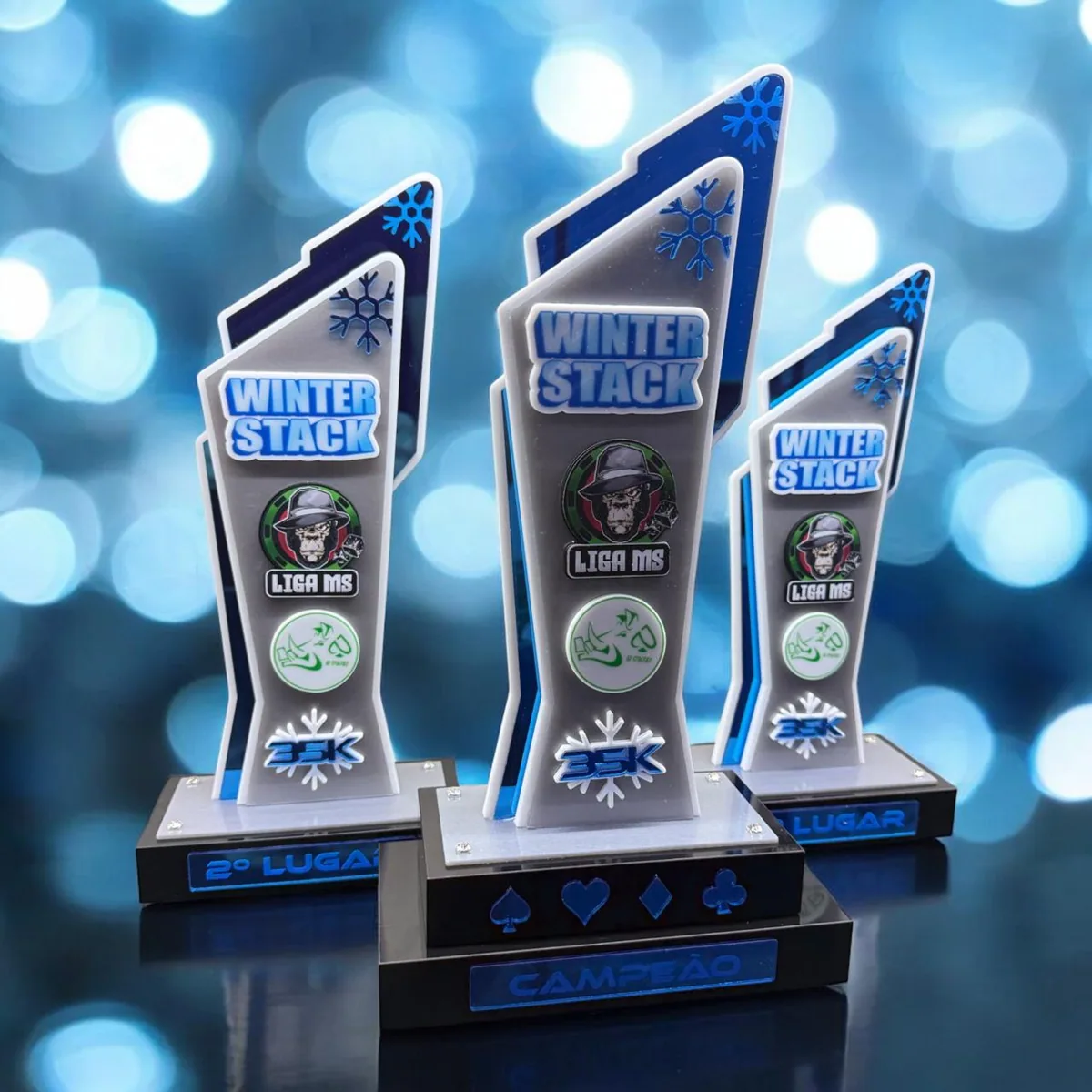Troféus esportivos em acrílico